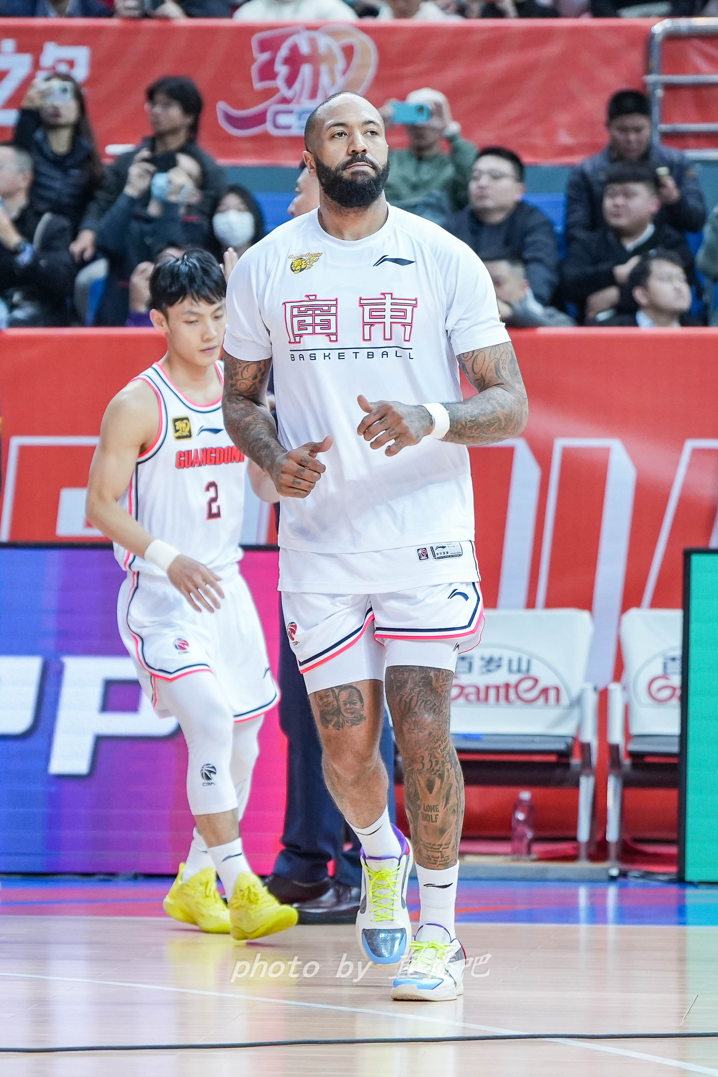  打得不錯！36歲吉倫沃特原本的第三外援卻成廣東男籃的真大腿