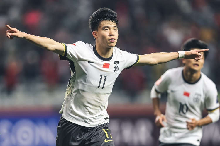  北青體育：18歲“跳級生”王鈺棟有望進(jìn)入國足客戰(zhàn)沙特名單！