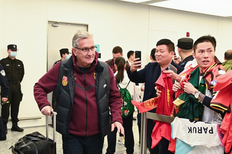  蘇媒：國足仍有爭第二希望，但真的不能再“守”下去了